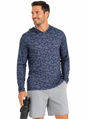 Ben Hogan Navy Camo Hooded Performance Shirt Large Golf Athletic Stretch Top